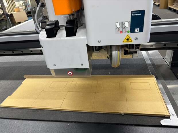 スゴイ段ボールの加工技術にビックリの記事写真